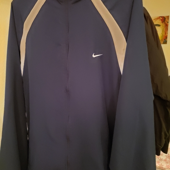 Nike Jacket - Picture 2 of 6